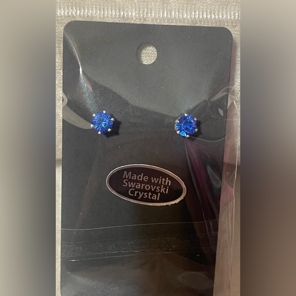 NWT‎ Swarovski Elements Blue Crystal Stud Earrings Made With Swarovski Crystals